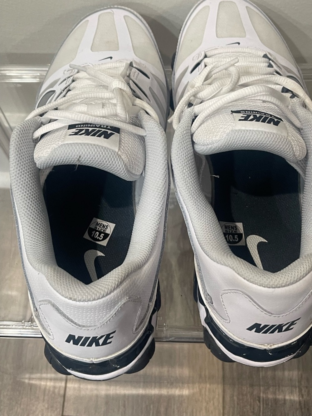 Nike Men’s White and Black Training Sneakers - Picture 3 of 5